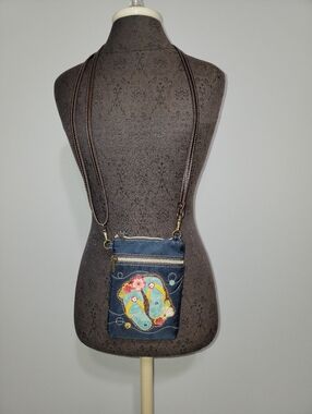 CHALA FLIP FLOPS CELL PHONE CROSSBODY